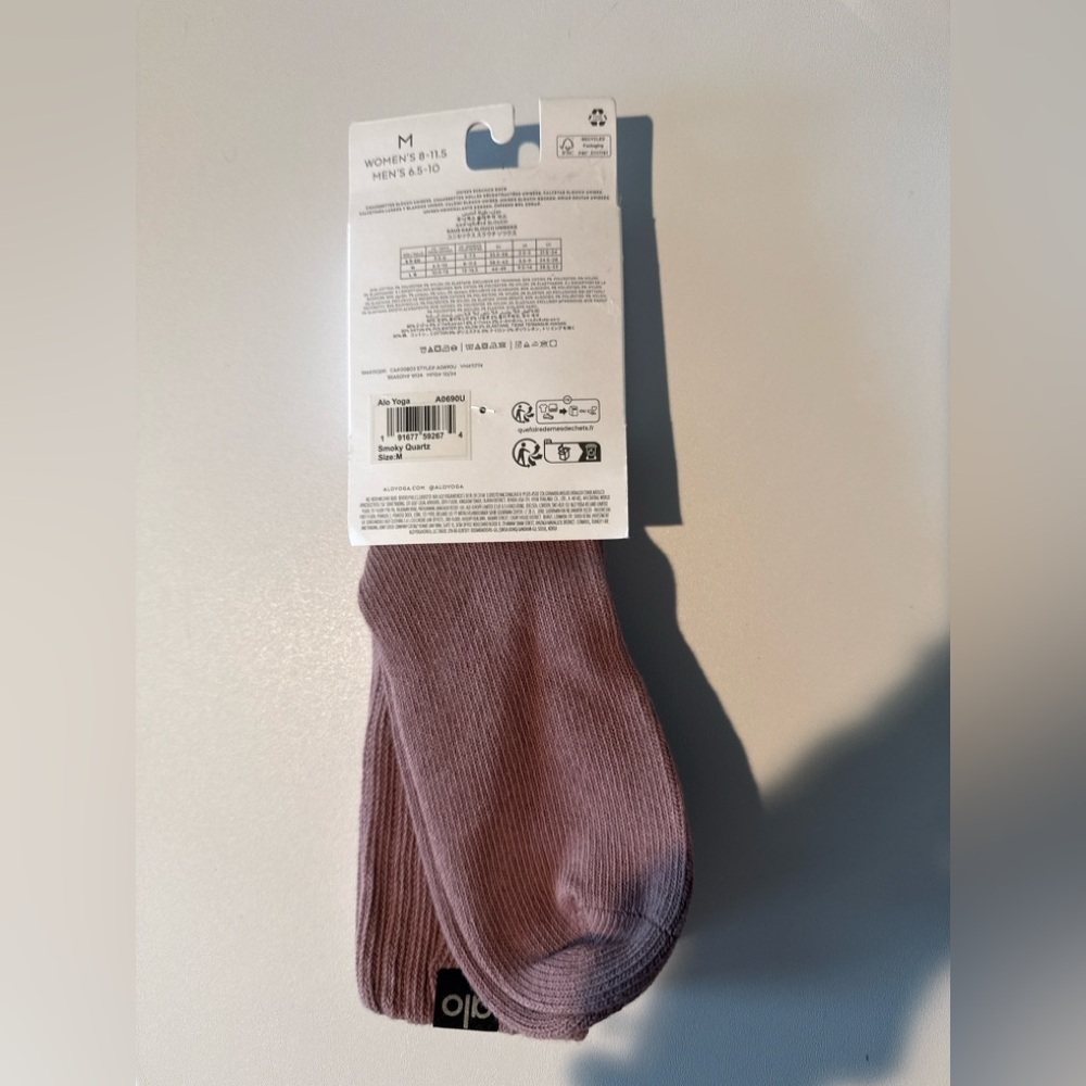 Alo Yoga Scrunch Socks | Smoky Quartz | Size M | 100% Authentic Guaranteed NWT - Picture 4 of 6